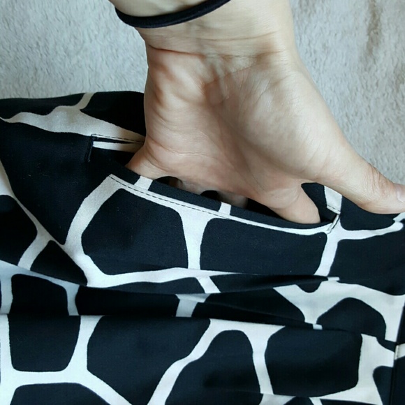 Michael Michael Kors animal print 2 pocket size 2 - Picture 5 of 5